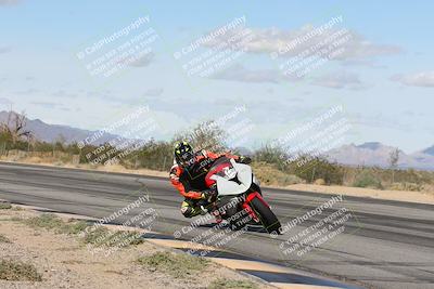 media/Nov-16-2025-Race Pace (Sun) [[8c5fa54630]]/Non Verified Riders (1st 20 Minutes)/3-Turn 3 Inside (11am)/